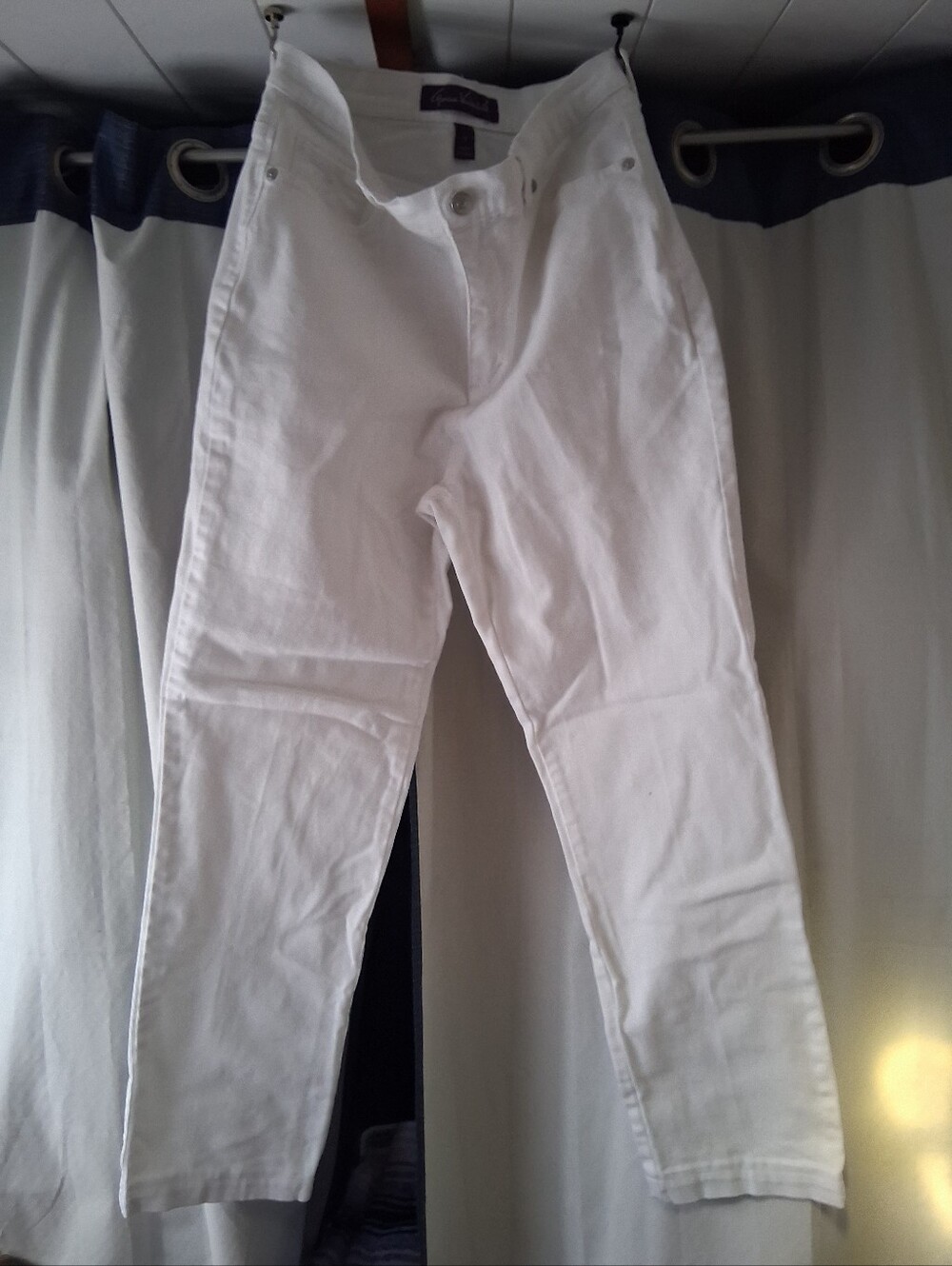 Gloria Vanderbilt White Skinny Jeans